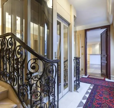 Luxury Arch Of Triumph And Champs Elysees Flat Appartement Parijs