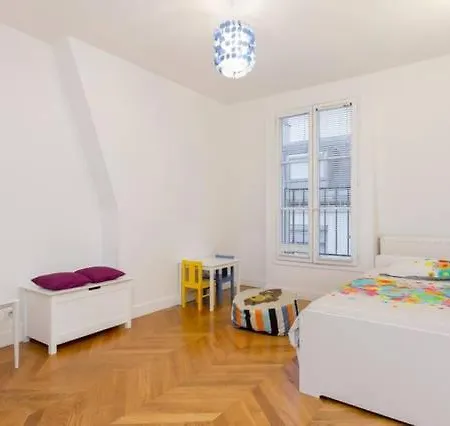 Luxury Arch Of Triumph And Champs Elysees Flat Paris